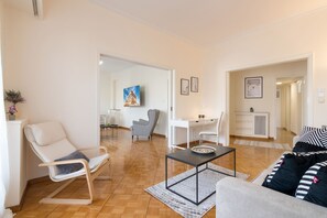 Luxury Apartment | 2 bedrooms, in-room safe, blackout curtains, iron/ironing board - Phaedrus Living: City Center Flat Michalakopoulou (Athens)