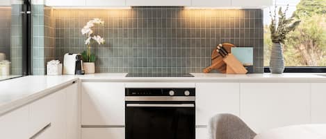 Apartment, 2 Schlafzimmer | Eigene Küche | Großer Kühlschrank, Mikrowelle, Ofen, Herdplatte