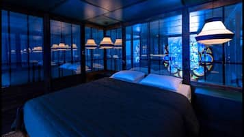 3 bedrooms, desk, WiFi, bed sheets