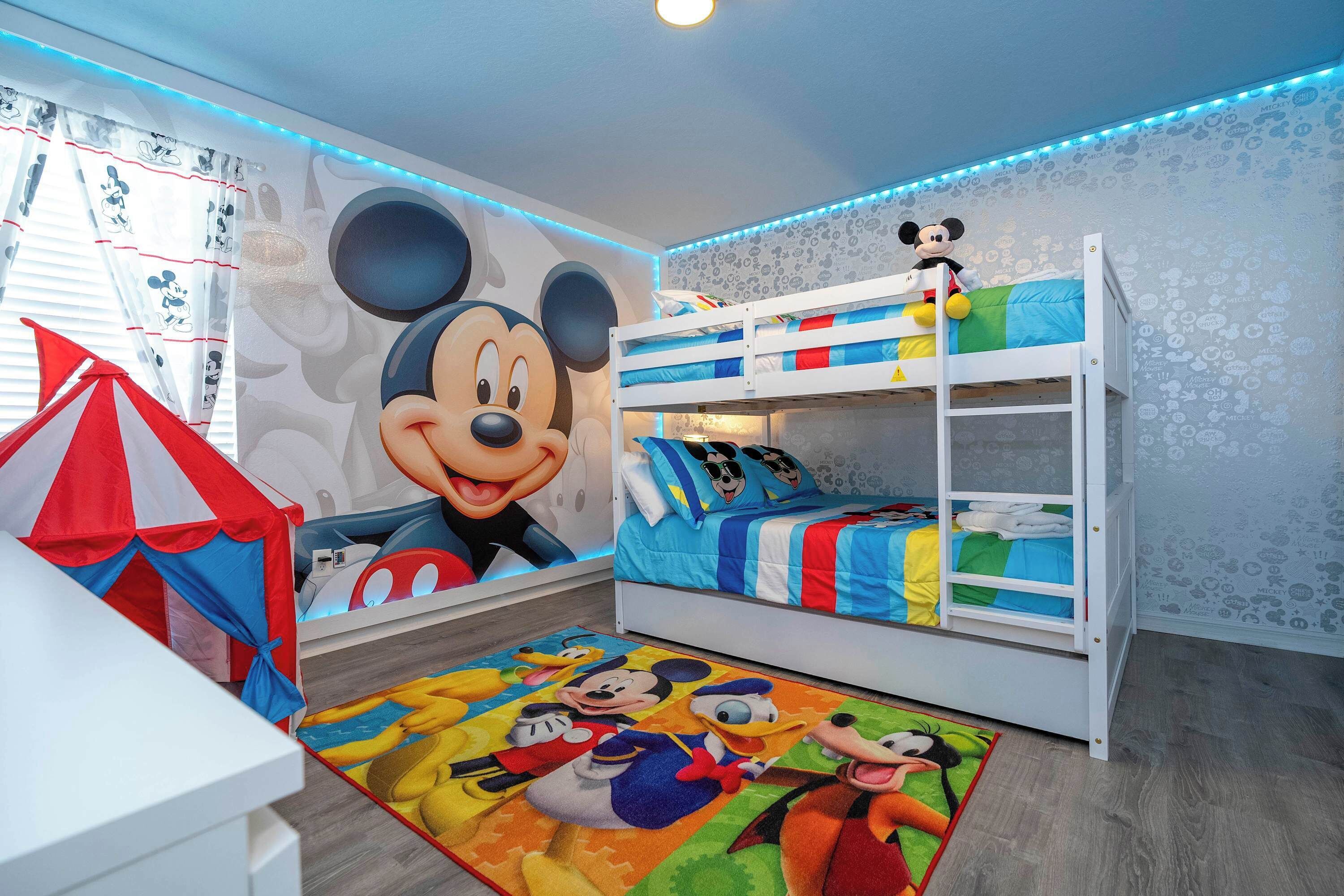 4 室のベッドルーム、アイロン / アイロン台、旅行用ベビーベッド、WiFi