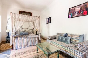 4 bedrooms, WiFi - Adorable Riad Idéalement Situé (Marrakech)