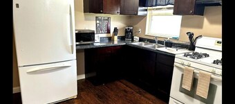 A comfortable 1bed 1 bath apartment located in a quit community. 