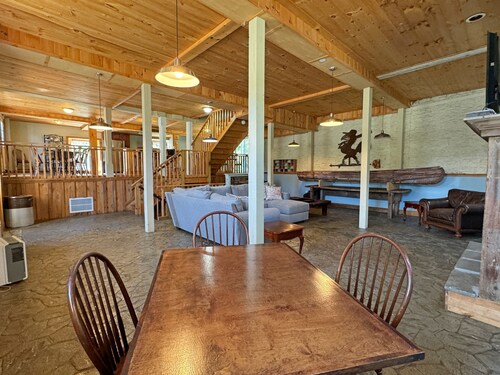 Close to Dreams Park - Heated Pool - 4 bed/4.5 bath Amazing rental home!~