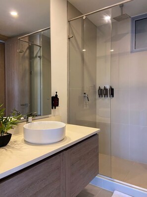 Apartment, 1 Bedroom (526) | Bathroom | Shower, hair dryer, heated floors, towels - Eco by Wynwood House (Cartagena)