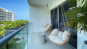Apartment, 2 Bedrooms (211) | Balcony