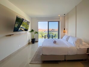 Elite Apartment | Premium bedding, iron/ironing board, free WiFi, bed sheets - Eco by Wynwood House (Cartagena)