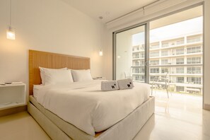 Apartment (307)