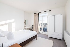 2 bedrooms, iron/ironing board, travel cot, free WiFi