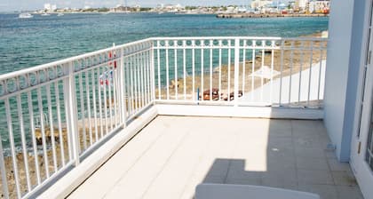 A beautiful oceanfront condo in the heart of George Town