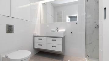 Apartment | Bathroom | Towels