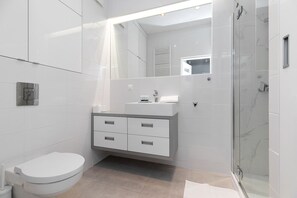 Apartment | Bathroom