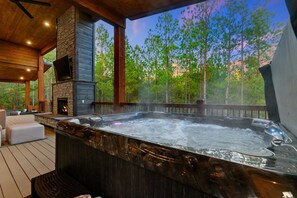 Terrace/patio - Lost In The Pines in Hochatown/Broken Bow (Broken Bow)