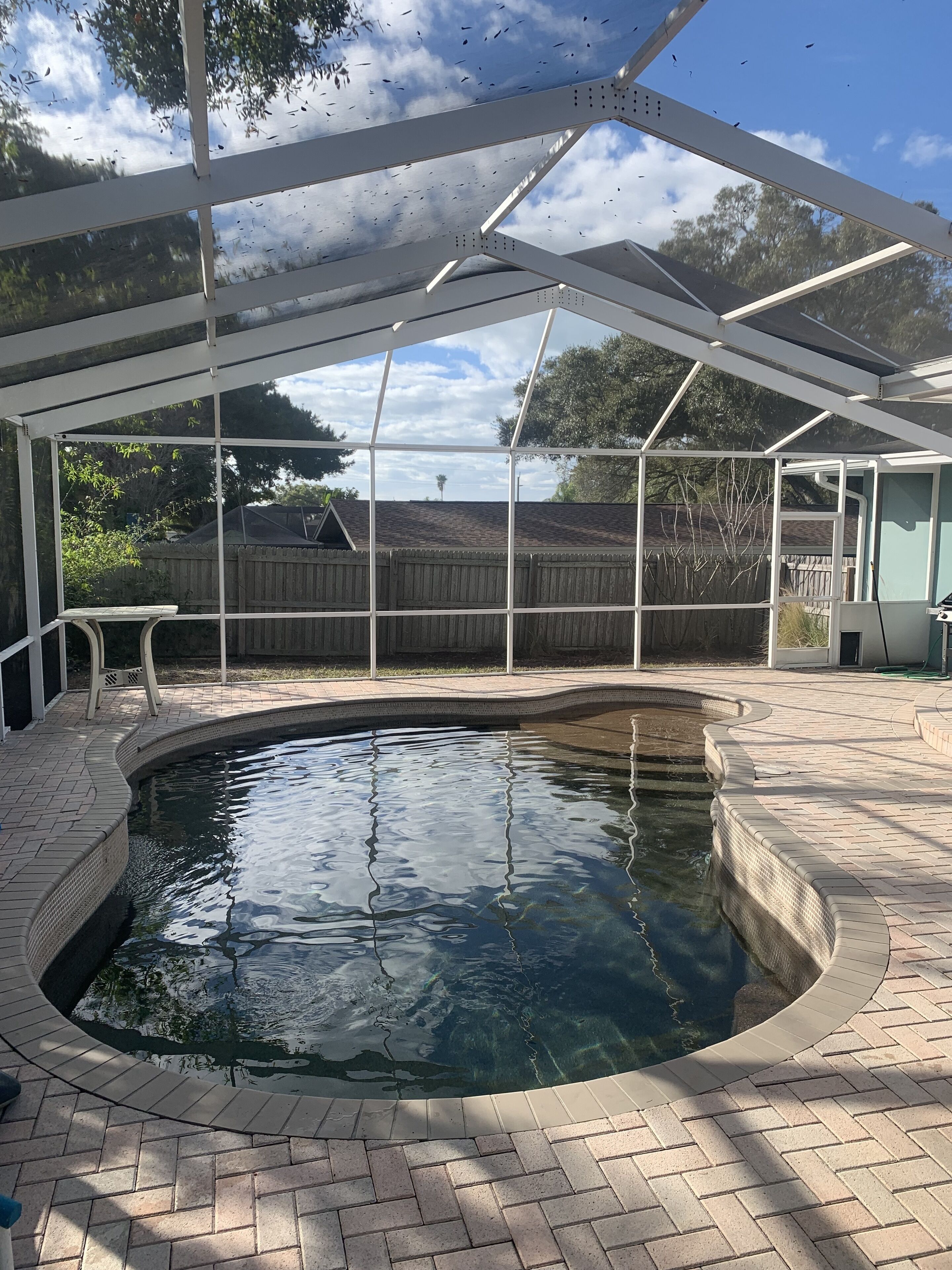 Beautiful 3bd 2 bath w/ covered pool 