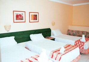 1 soveværelse, pengeskab på værelset, skrivebord, gratis Wi-Fi