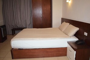 1 soveværelse, pengeskab på værelset, skrivebord, gratis Wi-Fi