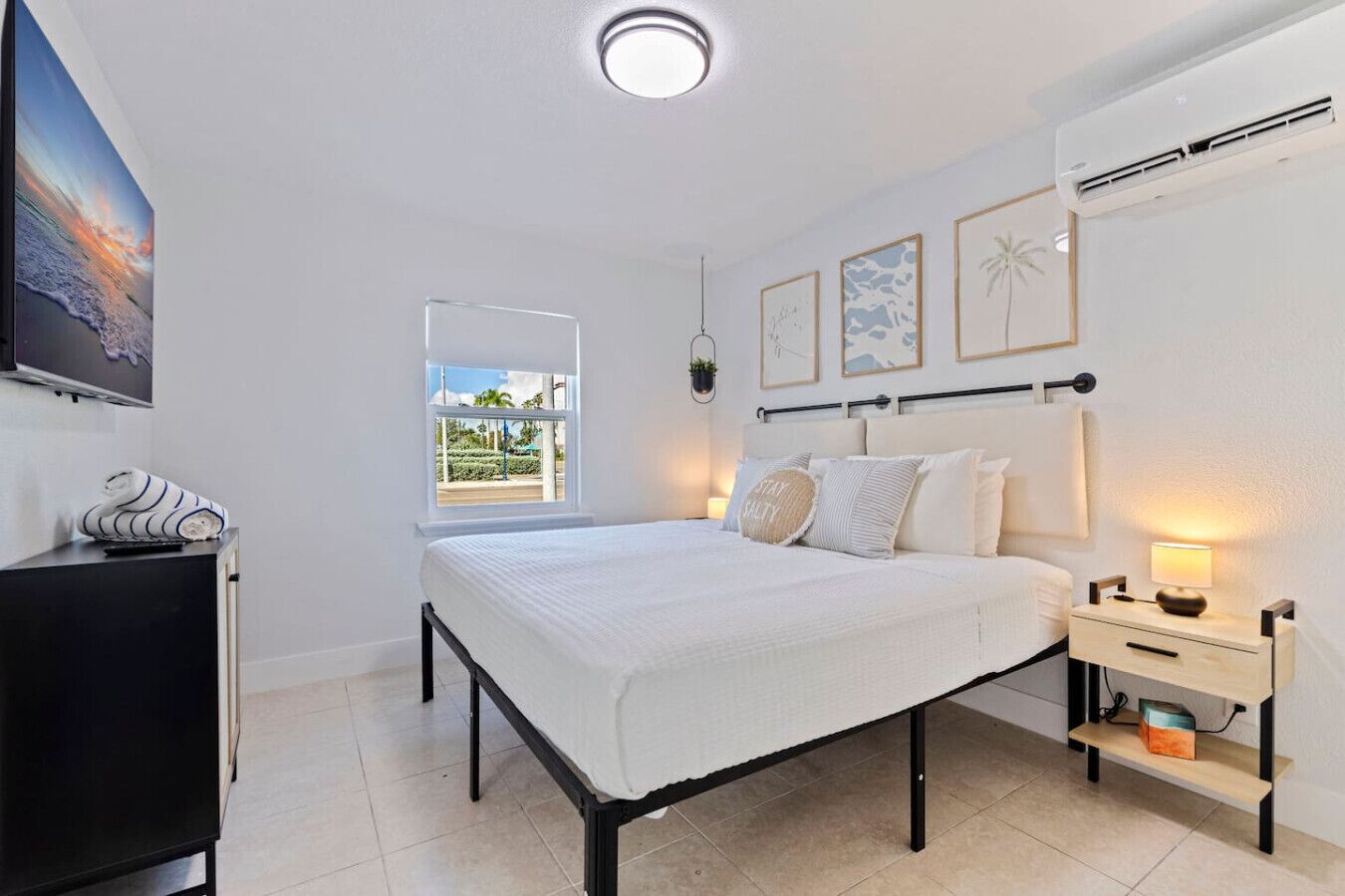 1 bedroom, desk, iron/ironing board, WiFi