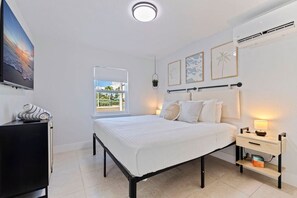 1 bedroom, desk, iron/ironing board, WiFi