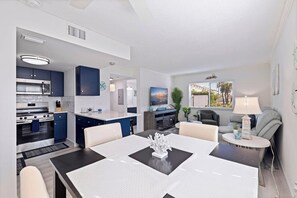 Dining - Sunny Retreat at Blind Pass Paradise with Pool (St. Pete Beach)
