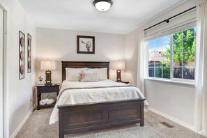 4 Schlafzimmer, Bügeleisen/Bügelbrett, Reisekinderbett, kostenloses WLAN