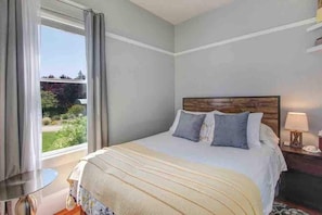 10 slaapkamers, een strijkplank/strijkijzer, reisbedje, gratis wifi