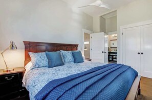 10 habitaciones, tabla de planchar con plancha y cuna de viaje
