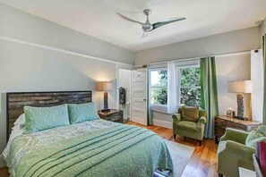 10 dormitorios, escritorio, tabla de planchar con plancha