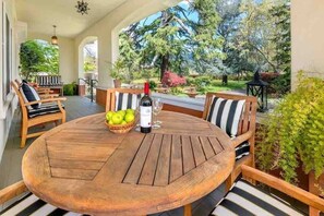 Outdoor dining - Casa Bella Estate in Wine Country w/ New Pool! (Kenwood)
