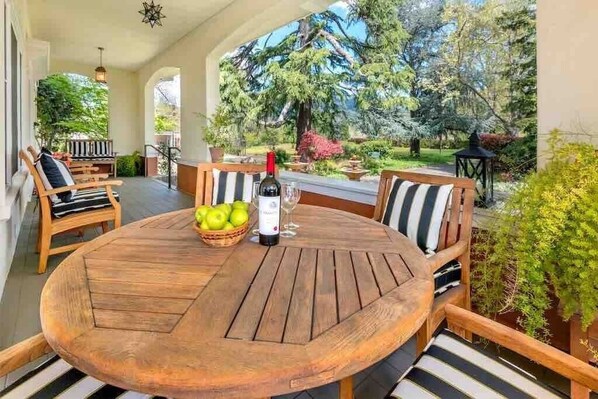 Outdoor dining