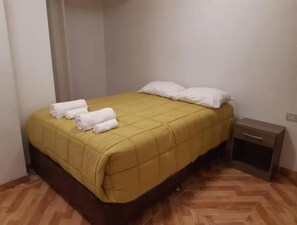 3 bedrooms, desk, free WiFi, bed sheets - Rosaelena B&B Departamento con Baños Privados Disponibilidad 7 Personas (Cusco)