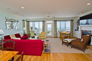 Televisión, chimenea y videojuegos