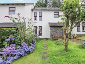 Cottage | Property grounds - Merry Bank (Ambleside)
