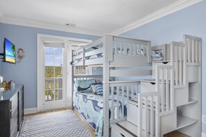 5 bedrooms, WiFi - Blue View, Oceanfront House in Pine Knoll Shores, NC! (Pine Knoll Shores)