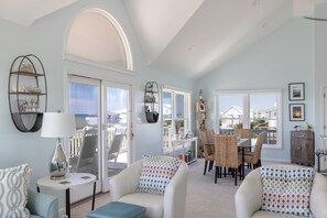 Smart TV, DVD player, books - Bogue's Retreat, Oceanview House in Emerald Isle, NC! (Emerald Isle)