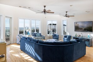 Smart TV, stereo - Breezin' Blue, Oceanfront House in Emerald Isle, NC! (Emerald Isle)