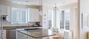 Breezin' Blue, Oceanfront House in Emerald Isle, NC!