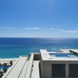 Panoramic Penthouse | Private spa tub