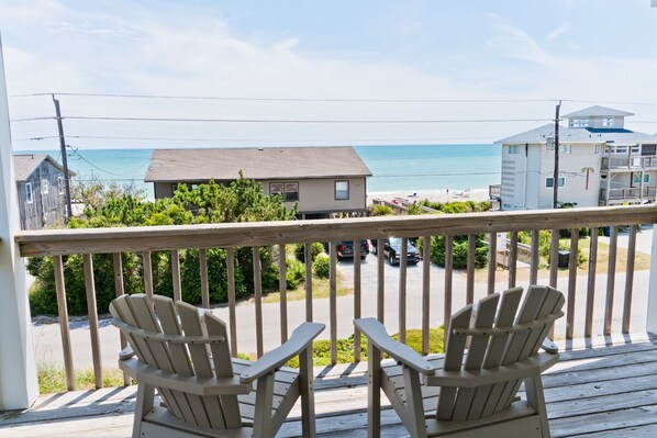 Property grounds - Cardinal's Landing, Almost Oceanfront House in Emerald Isle, NC! (Emerald Isle)