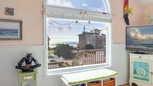 Interior - Cardinal's Landing, Almost Oceanfront House in Emerald Isle, NC! (Emerald Isle)