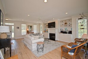 Smart TV, fireplace, table football, stereo - Carolina, Oceanside House in Emerald Isle, NC! (Emerald Isle)