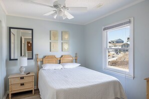5 bedrooms, iron/ironing board, WiFi - Carolina Escape, Oceanfront Duplex in Emerald Isle, NC! (Emerald Isle)