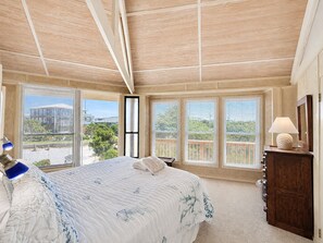 2 bedrooms, WiFi - Carousel, Oceanfront House in Emerald Isle, NC! (Emerald Isle)
