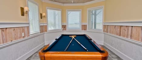 غرفة الألعاب