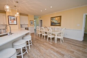 Dining - Casa Del Sole, Oceanfront House in Emerald Isle, NC! (Emerald Isle)