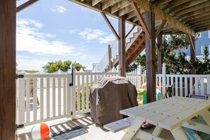 屋外ダイニングエリア