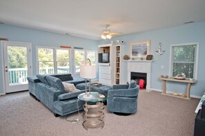 TV, table football, ping pong - Cloud 9, Soundfront House in Emerald Isle, NC! (Emerald Isle)