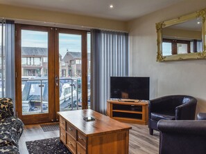 TV - 2 bedroom accommodation in Carnforth (Carnforth)