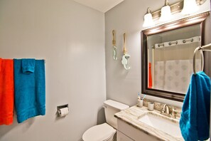 Towels - Colony By The Sea 101, Oceanside Condo in Salter Path, NC! (Salter Path)