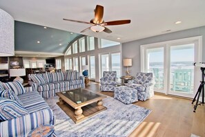 TV, fireplace, video games, ping pong - Compass Pointe, Oceanfront House in Emerald Isle, NC! (Emerald Isle)