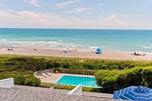 Beach - Coral Shores #11, Oceanfront Condo in Pine Knoll Shores, NC! (Pine Knoll Shores)