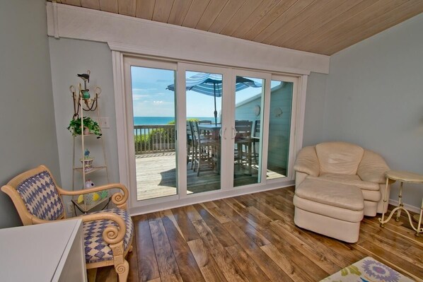 Smart TV - Coral Shores #11, Oceanfront Condo in Pine Knoll Shores, NC! (Pine Knoll Shores)